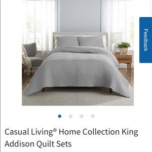 King size grey quilt